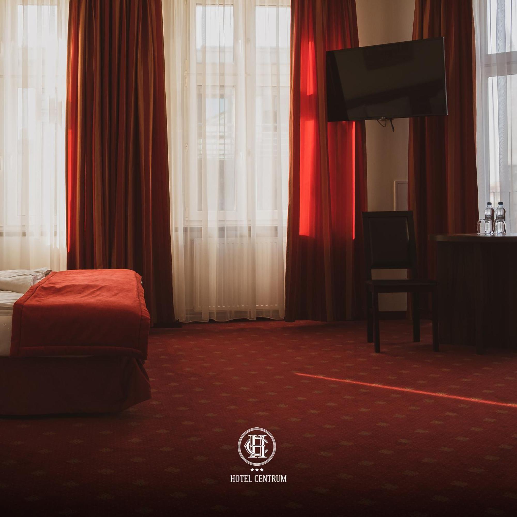 Hotel Centrum ソスノヴィエツ エクステリア 写真